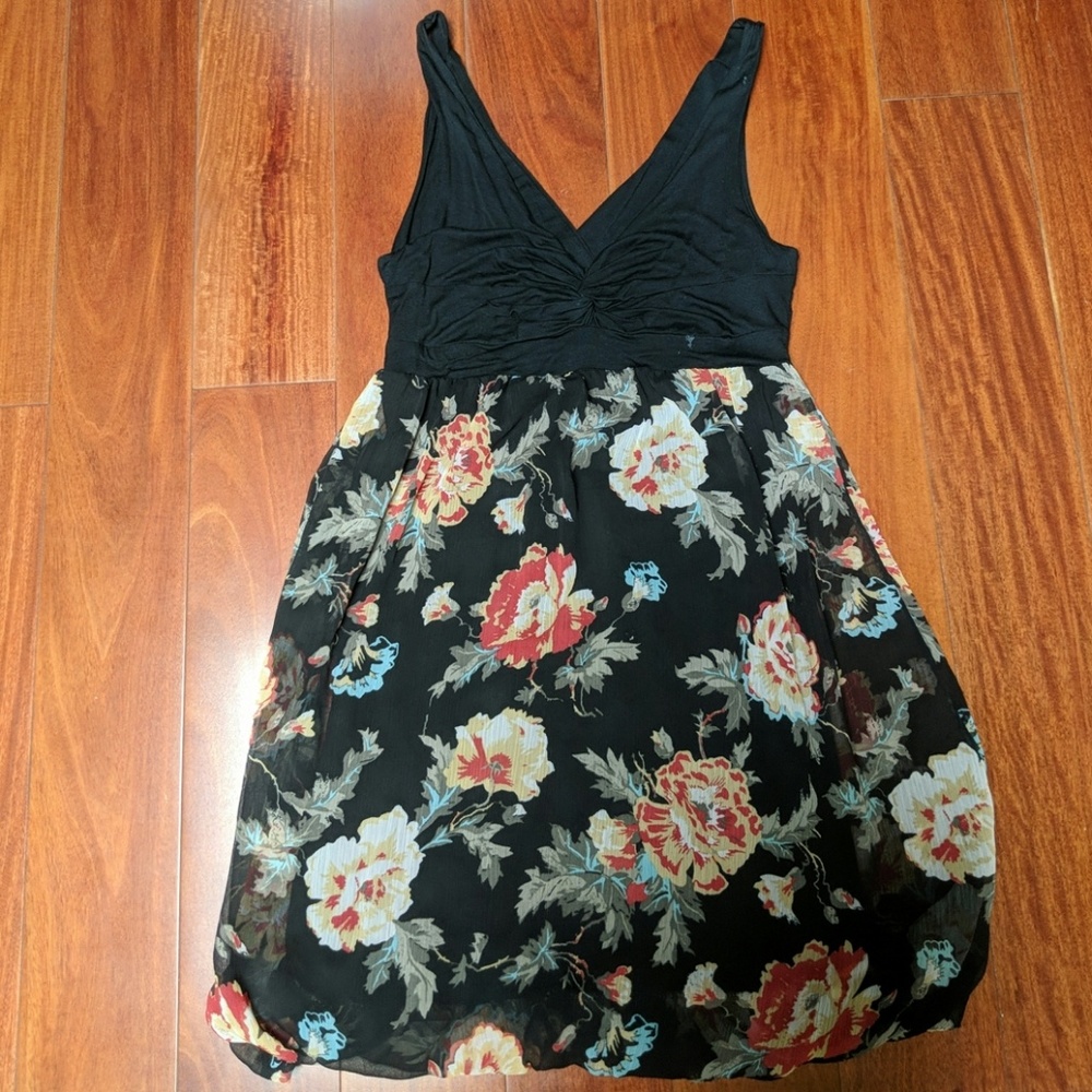 Sleeveless floral mini dress